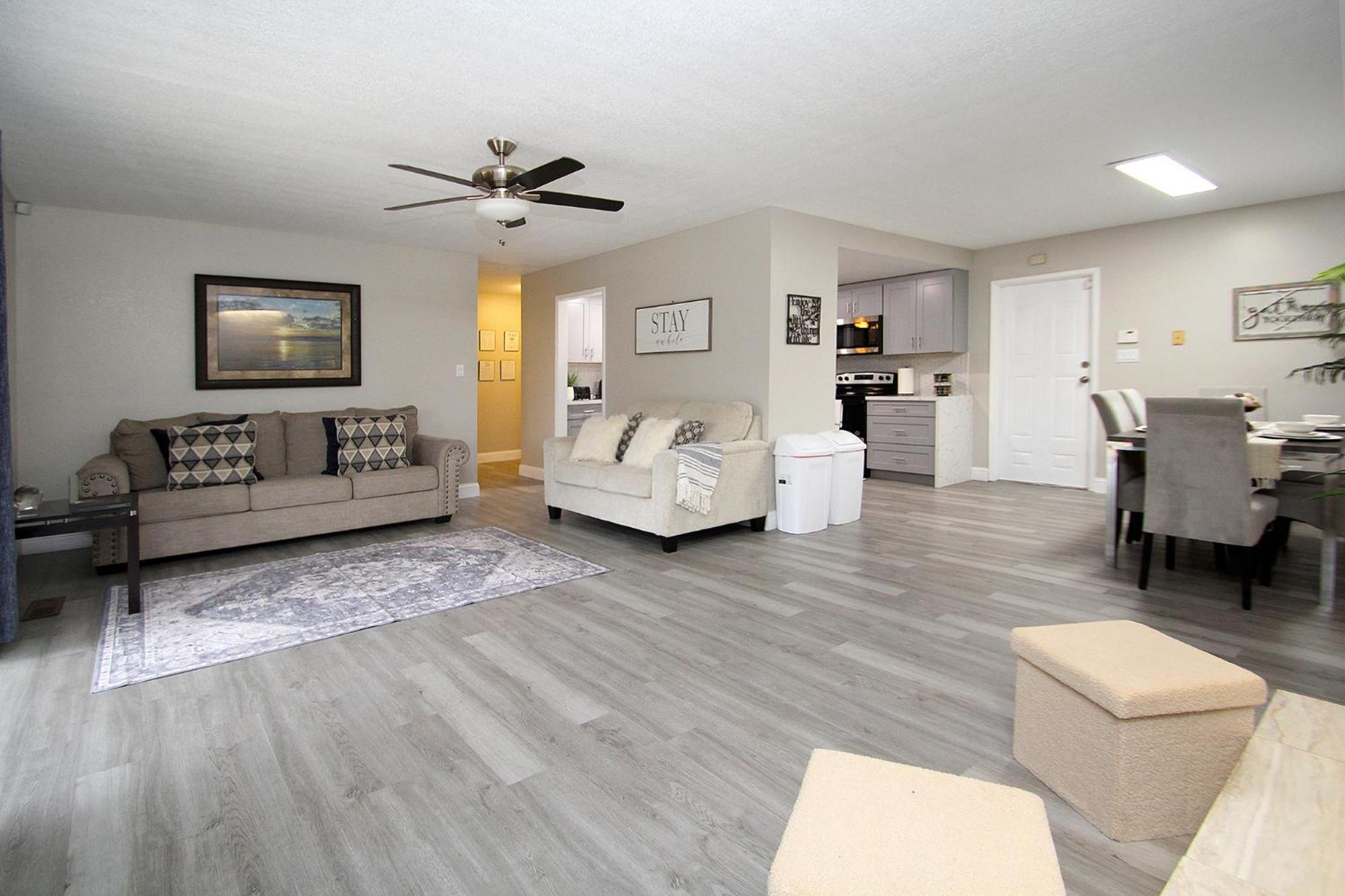 Entire Magill House By Riverpark Holiday home